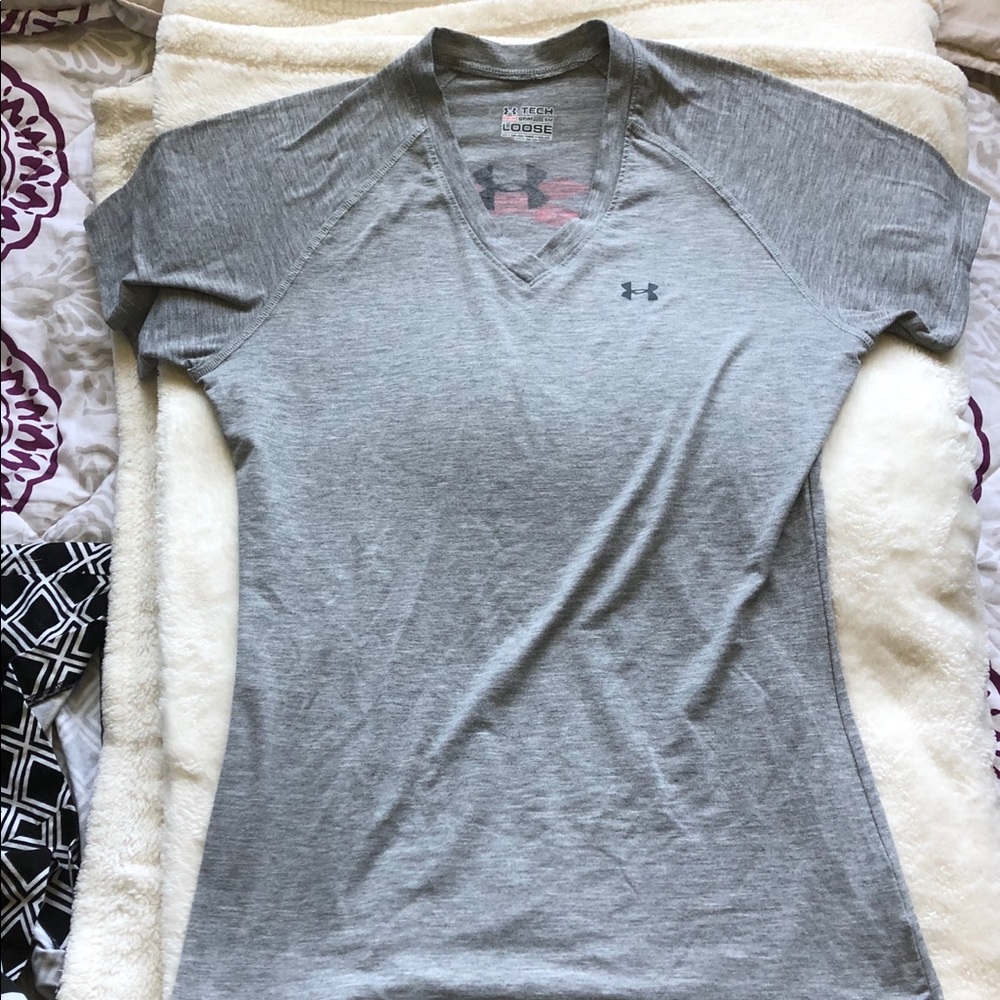 Under Armour Grey V-Neck Heat Gear T Shirt